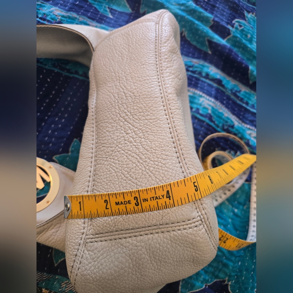 Michael Kors 'Fulton'Cream Leather Hobo Bag - Picture 8 of 13